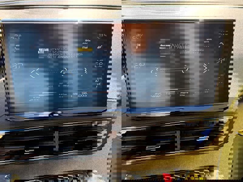 Image Peugeot 5008 2.0 BlueHDi 180 GT EAT8 Matrix leds GPS Carplay Caméra 7 places Régul Adapt Clim auto Gtie 1 an 